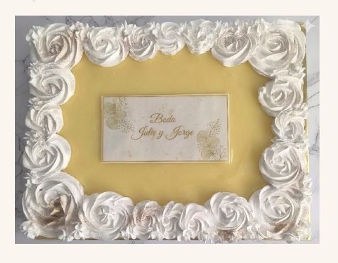Tarta rectangular de limón con rosetones